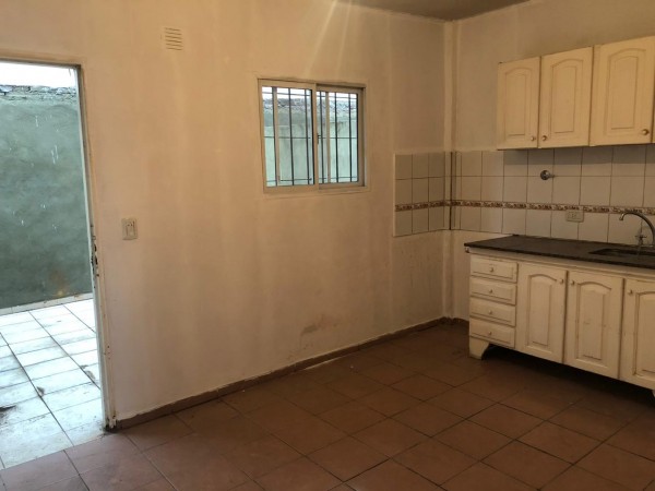 Duplex (dos dormitorios) calle Granaderos a Caballo 4794 (CON COCHERA, SIN EXPENSAS) Jose C Paz