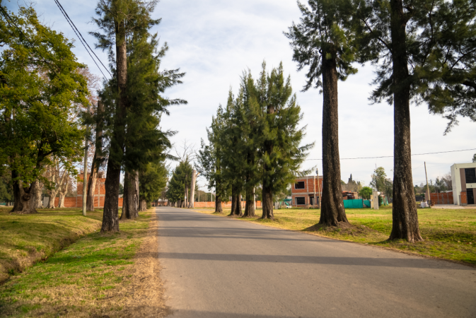 LOTE EN DERQUI
