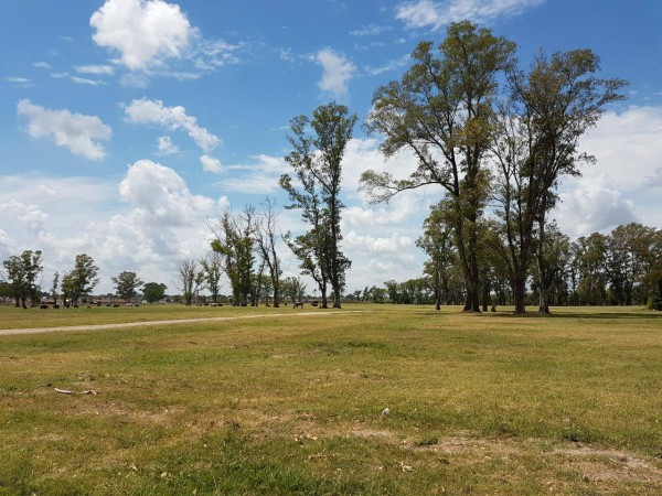 LOTE EN DERQUI