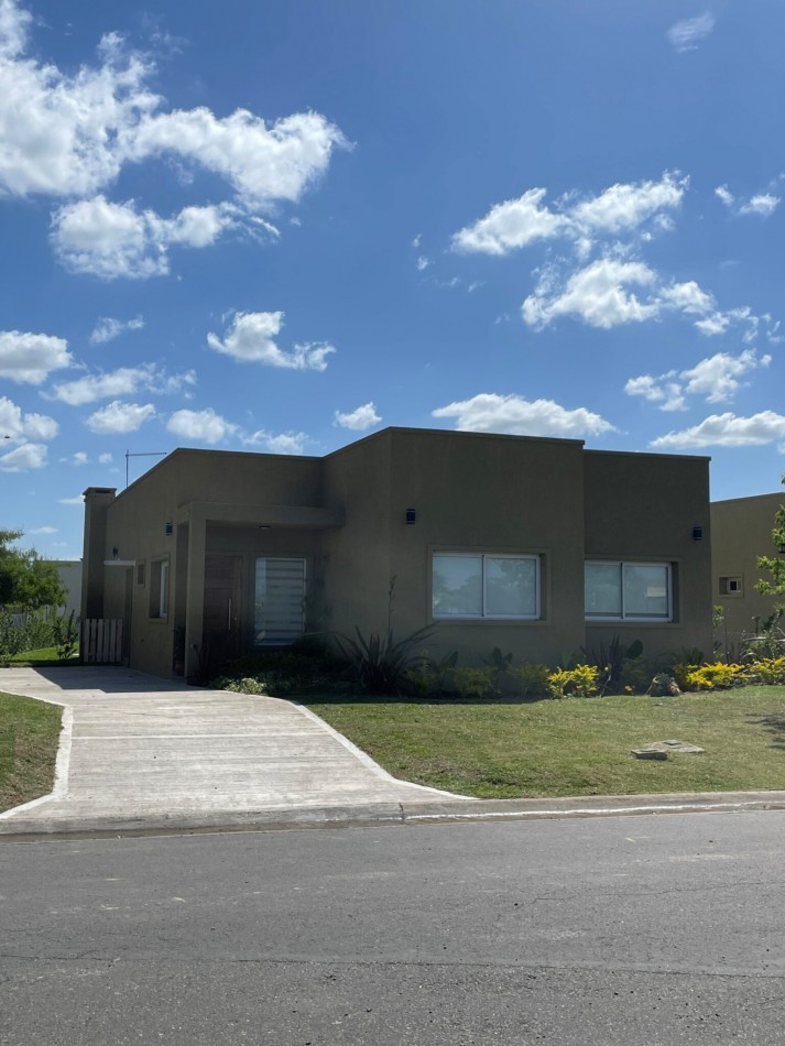 CASA EN VENTA EN PILAR SAN RAMON 