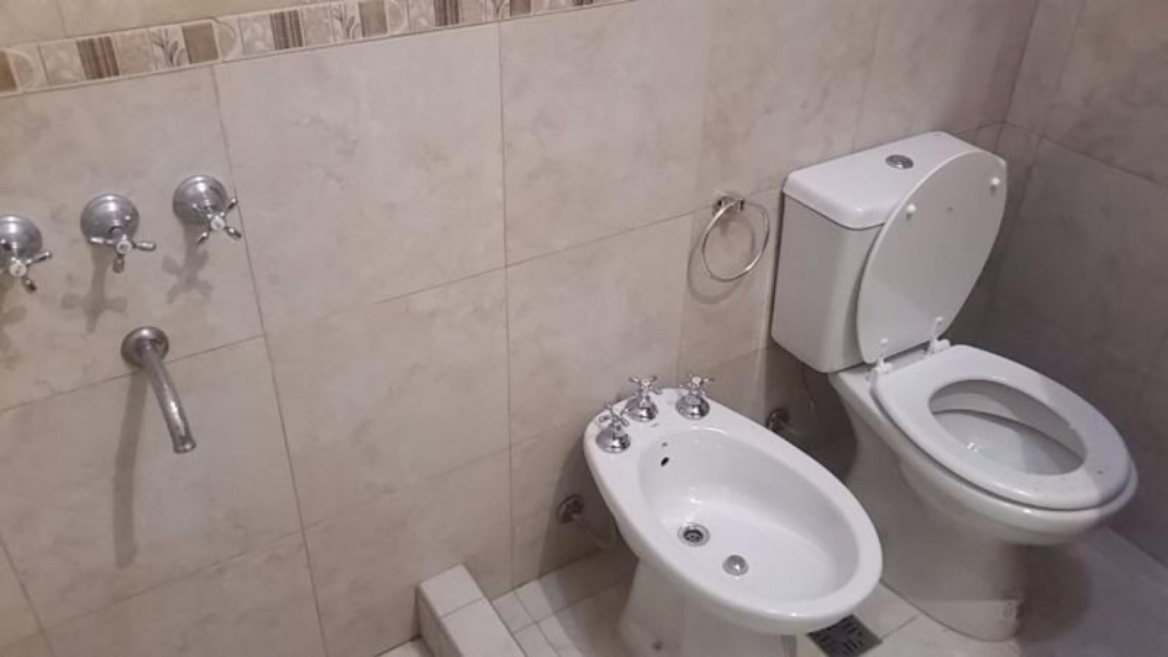 DOS AMBIENTES CON PATIO SAN MIGUEL CENTRO ( SIN EXPENSAS)