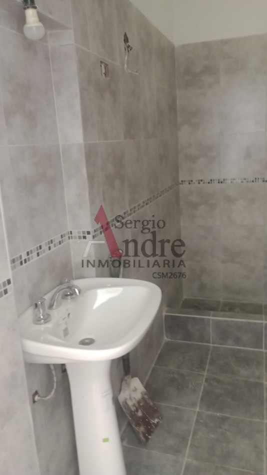 TRES AMBIENTES CON COCHERA Y PATIO CALLE CORONEL SUAREZ 1643 JOSE C PAZ 