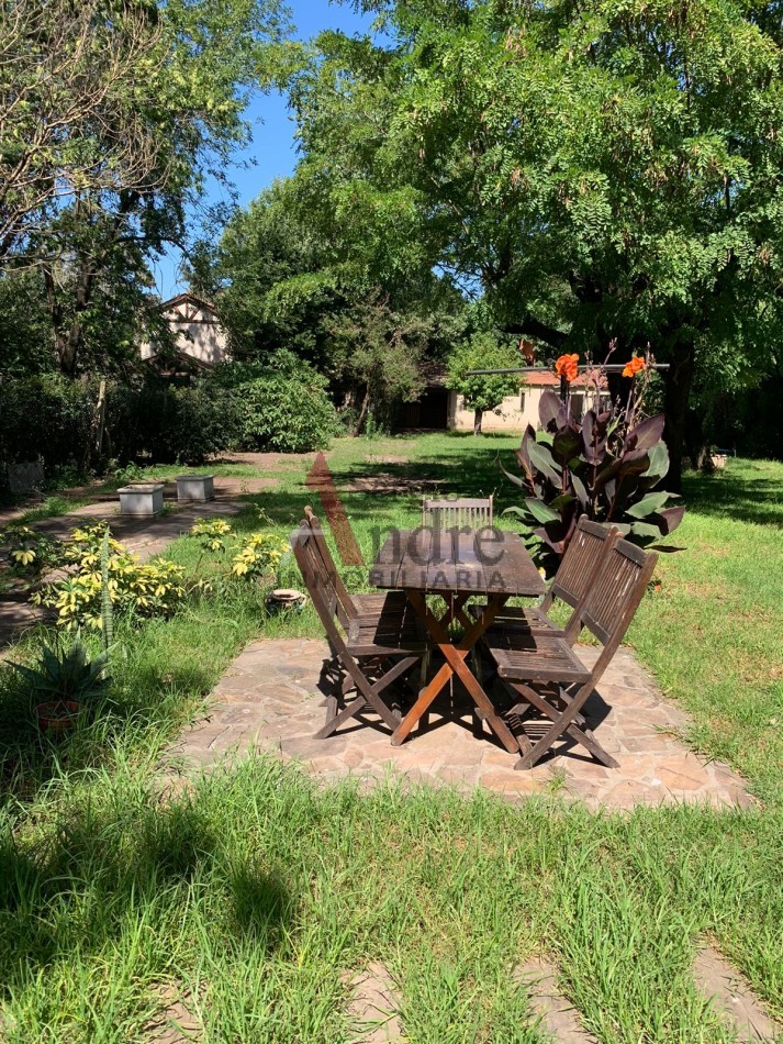 Casa en VENTA con quincho y pileta; BarrioTrujuy San Miguel