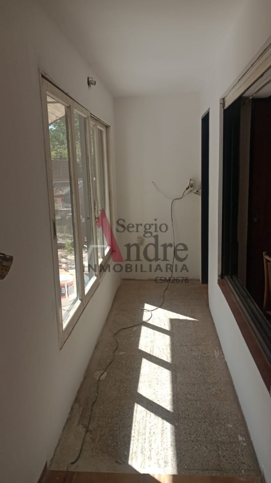 TRES AMBIENTES CON COCHERA Y PATIO CALLE CORONEL SUAREZ 1643 JOSE C PAZ 
