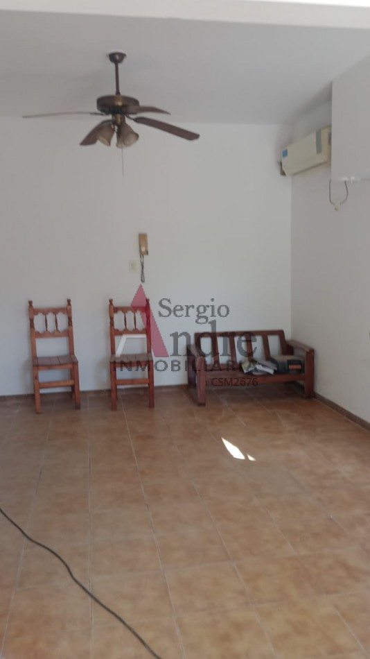 TRES AMBIENTES CON COCHERA Y PATIO CALLE CORONEL SUAREZ 1643 JOSE C PAZ 