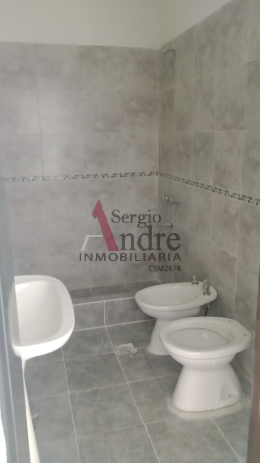 TRES AMBIENTES CON COCHERA Y PATIO CALLE CORONEL SUAREZ 1643 JOSE C PAZ 